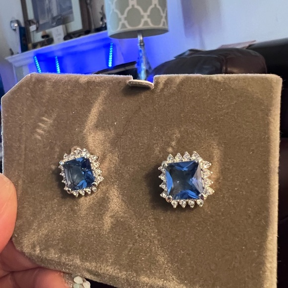 Nolan Miller Vintage Blue Square Stud Earrings - Picture 4 of 10